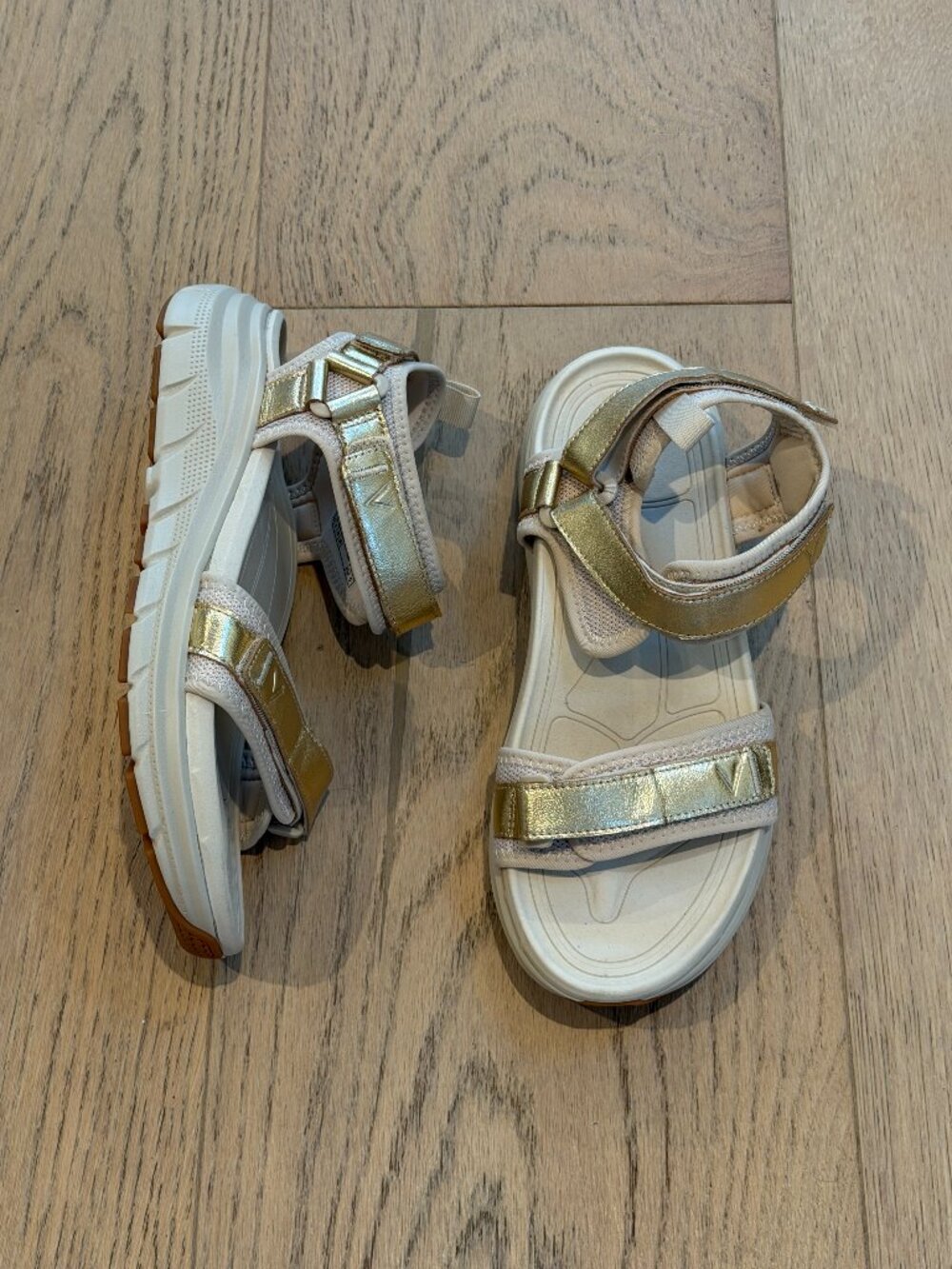 Vionic Walk Max Wanderer Sandal